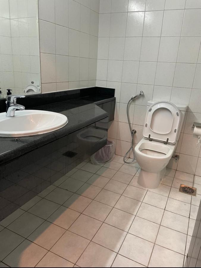 Expo Backpackers Hostel Dubai Bagian luar foto