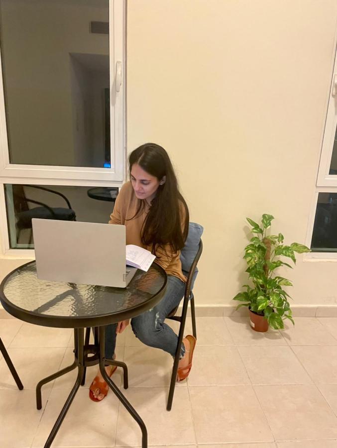 Expo Backpackers Hostel Dubai Bagian luar foto